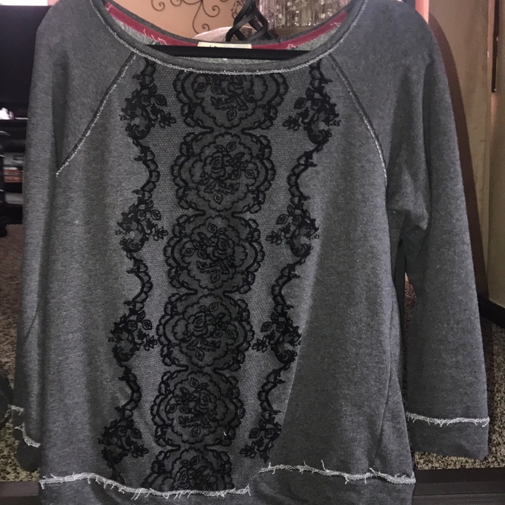 Sweatshirt with black floral detail